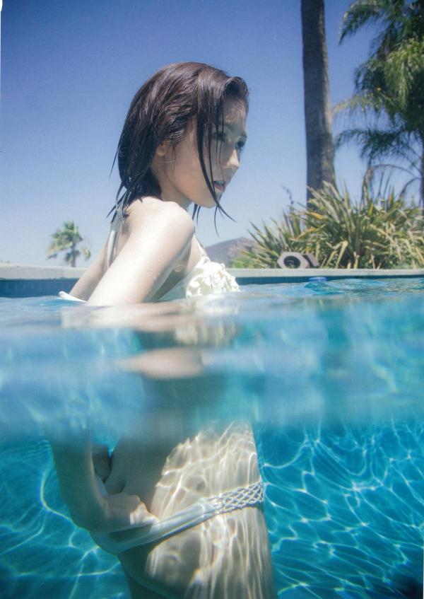 渡辺麻友 渡边麻友  渡辺麻友写真集《知らないうちに》：泳装夏日清凉、超市生活感与居家私房美图，日系少女纯美写真合集[113P]第101张图片