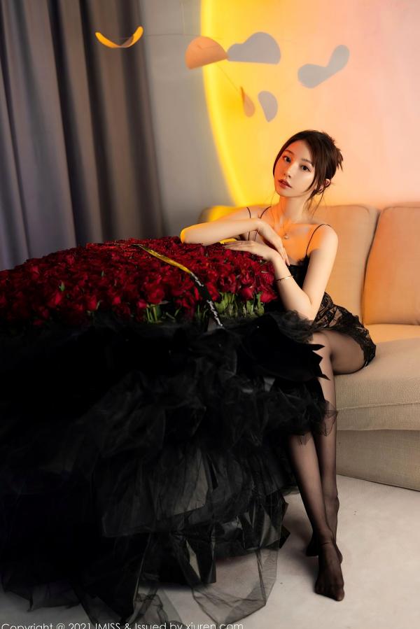 劉奕寧 刘奕宁  IMiss爱蜜社刘奕宁：极简白色露肩裙写真，优雅气质女神的高级感私房照，尽显柔美曲线与纯净魅力第11张图片