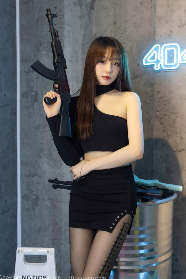 劉奕寧 刘奕宁  IMiss爱蜜社刘奕宁：极简白色露肩裙写真，优雅气质女神的高级感私房照，尽显柔美曲线与纯净魅力第16张图片