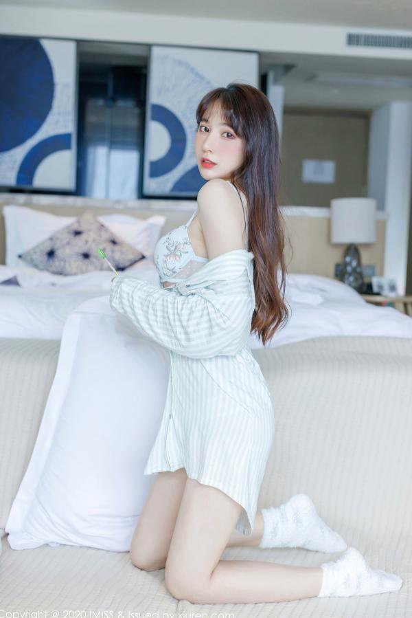 劉奕寧 刘奕宁  IMiss爱蜜社-481-刘奕宁-唯美私房床照, 清新甜美纯欲风, 条纹衬衣性感诱惑, 无圣光大尺度唯美写真第9张图片