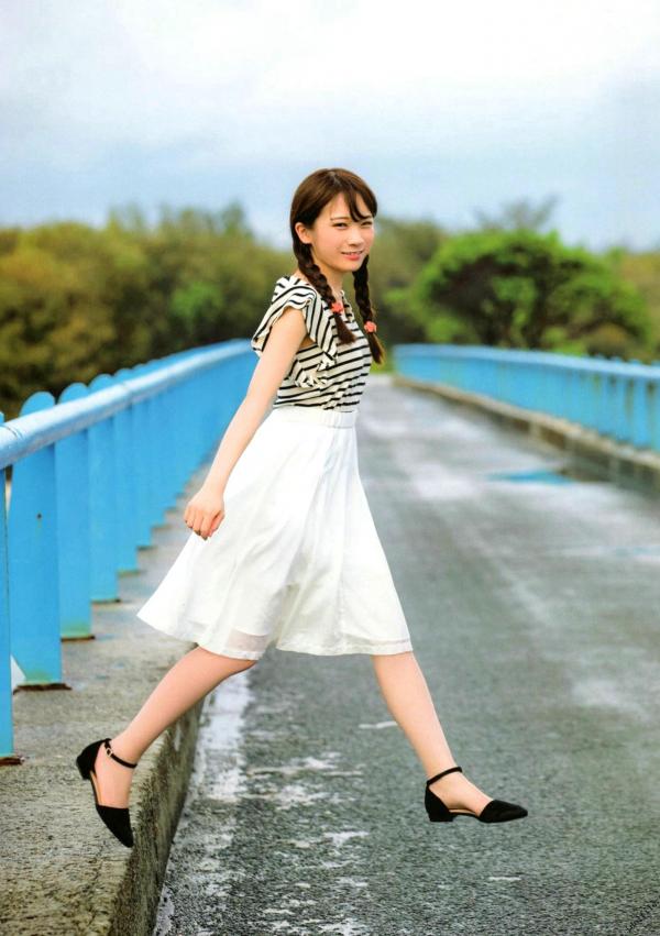 秋元真夏   秋元真夏1st写真集《真夏の气压配置》：海滩泳装与纯白婚纱的治愈系视觉盛宴第5张图片