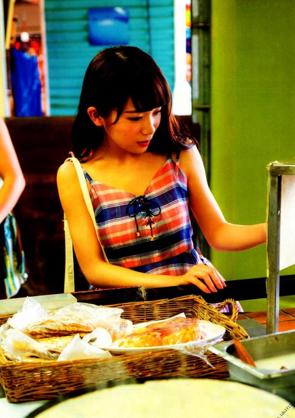 秋元真夏   秋元真夏1st写真集《真夏の气压配置》：海滩泳装与纯白婚纱的治愈系视觉盛宴第32张图片