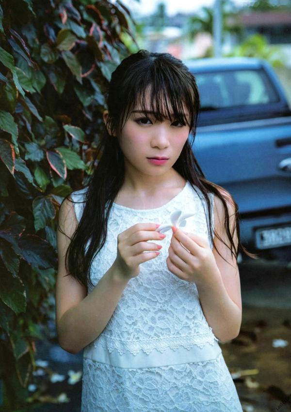 秋元真夏   秋元真夏1st写真集《真夏の气压配置》：海滩泳装与纯白婚纱的治愈系视觉盛宴第79张图片