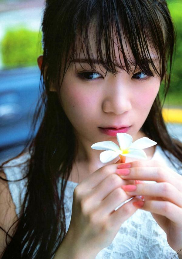 秋元真夏   秋元真夏1st写真集《真夏の气压配置》：海滩泳装与纯白婚纱的治愈系视觉盛宴第80张图片