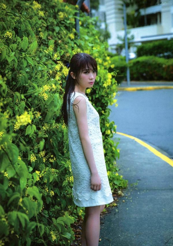 秋元真夏   秋元真夏1st写真集《真夏の气压配置》：海滩泳装与纯白婚纱的治愈系视觉盛宴第82张图片