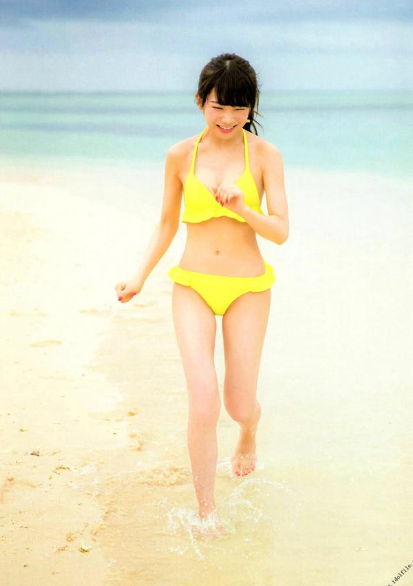秋元真夏   秋元真夏1st写真集《真夏の气压配置》：海滩泳装与纯白婚纱的治愈系视觉盛宴第88张图片