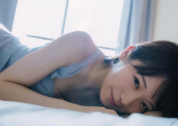 秋元真夏   秋元真夏1st写真集《真夏の气压配置》：海滩泳装与纯白婚纱的治愈系视觉盛宴第98张图片