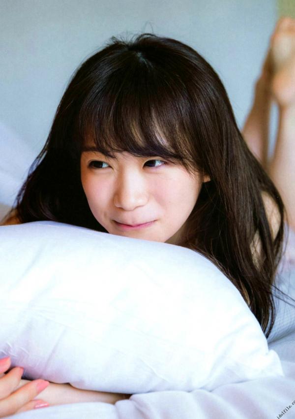 秋元真夏   秋元真夏1st写真集《真夏の气压配置》：海滩泳装与纯白婚纱的治愈系视觉盛宴第102张图片