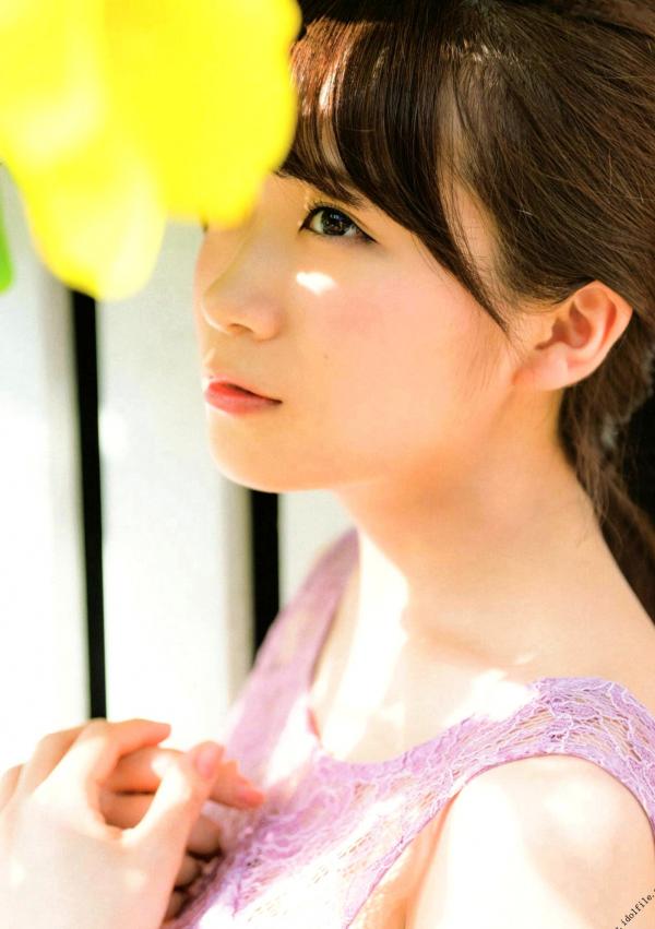 秋元真夏   秋元真夏1st写真集《真夏の气压配置》：海滩泳装与纯白婚纱的治愈系视觉盛宴第128张图片