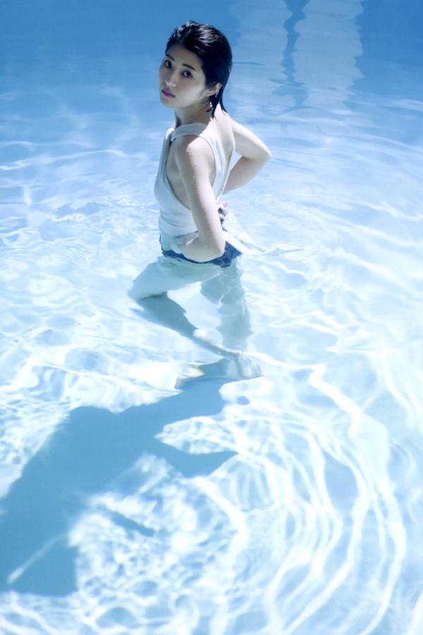 若月佑美  若月佑美写真集《アンド チョコレート》日系家居私房与感性湿身魅惑写真第13张图片
