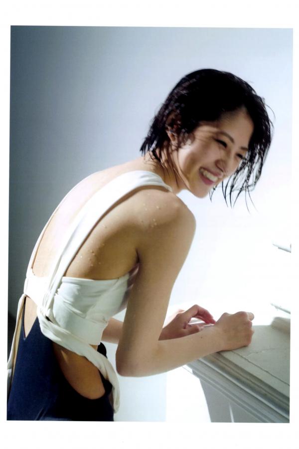若月佑美  若月佑美写真集《アンド チョコレート》日系家居私房与感性湿身魅惑写真第15张图片