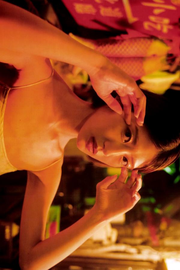 若月佑美  若月佑美写真集《アンド チョコレート》日系家居私房与感性湿身魅惑写真第51张图片