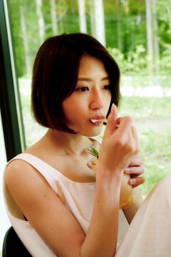 若月佑美  若月佑美写真集《アンド チョコレート》日系家居私房与感性湿身魅惑写真第84张图片