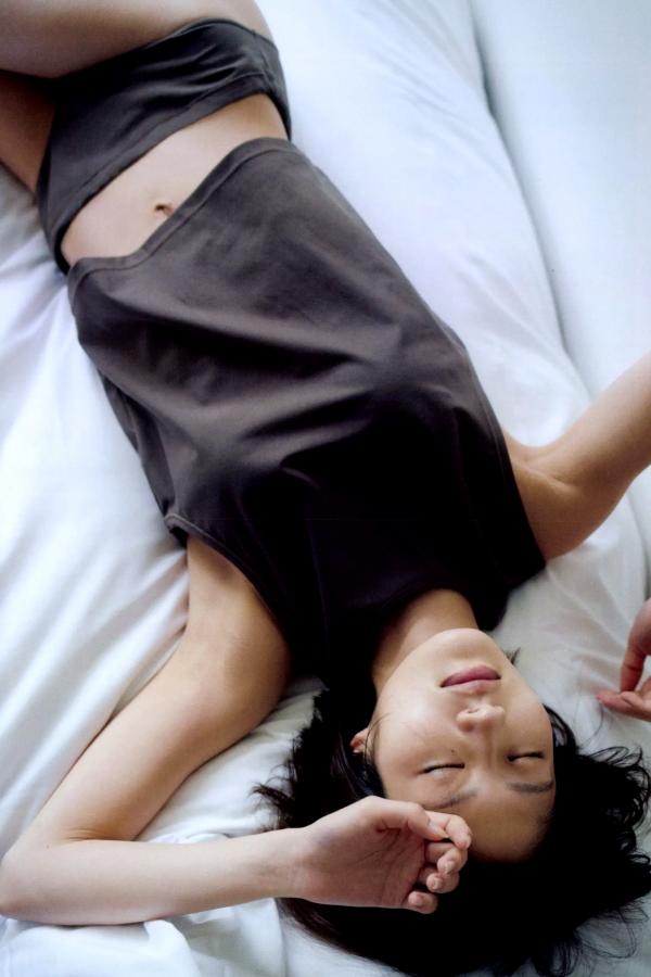 若月佑美  若月佑美写真集《アンド チョコレート》日系家居私房与感性湿身魅惑写真第93张图片