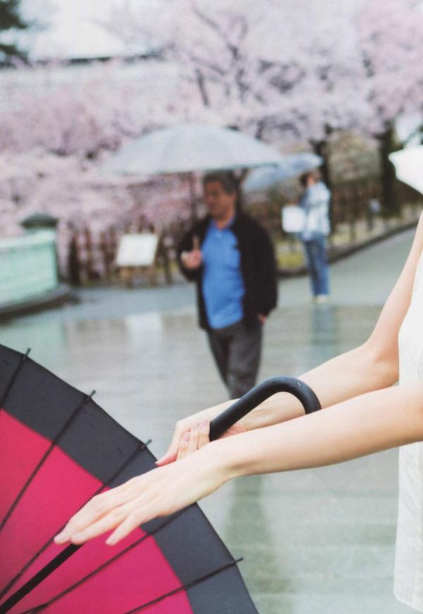 深川麻衣   PB写真集_深川麻衣《ずっと、そばにいたい》：海边户外清新自然写实，治愈系甜美女神风第8张图片