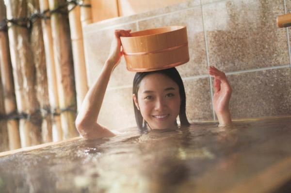 深川麻衣   PB写真集_深川麻衣《ずっと、そばにいたい》：海边户外清新自然写实，治愈系甜美女神风第16张图片