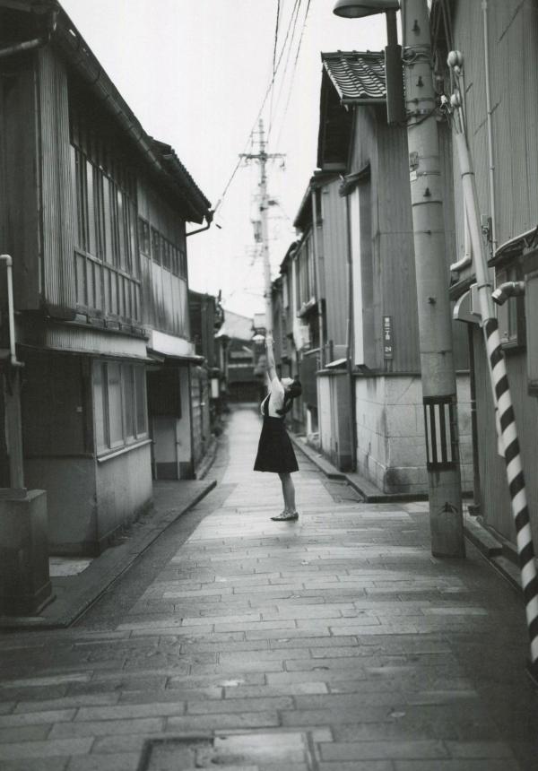 深川麻衣   PB写真集_深川麻衣《ずっと、そばにいたい》：海边户外清新自然写实，治愈系甜美女神风第29张图片