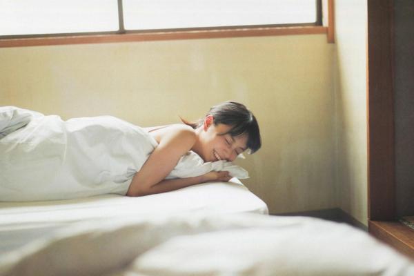 深川麻衣   PB写真集_深川麻衣《ずっと、そばにいたい》：海边户外清新自然写实，治愈系甜美女神风第62张图片