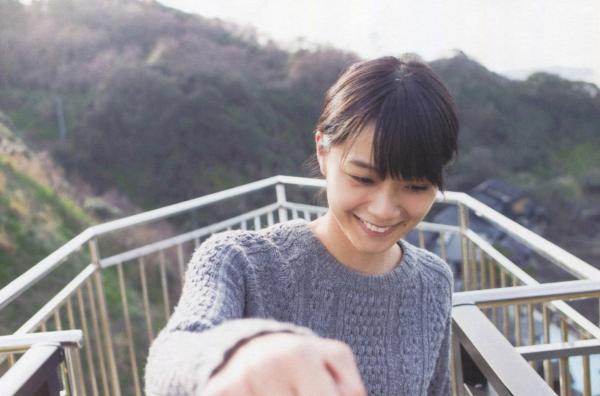 深川麻衣   PB写真集_深川麻衣《ずっと、そばにいたい》：海边户外清新自然写实，治愈系甜美女神风第104张图片