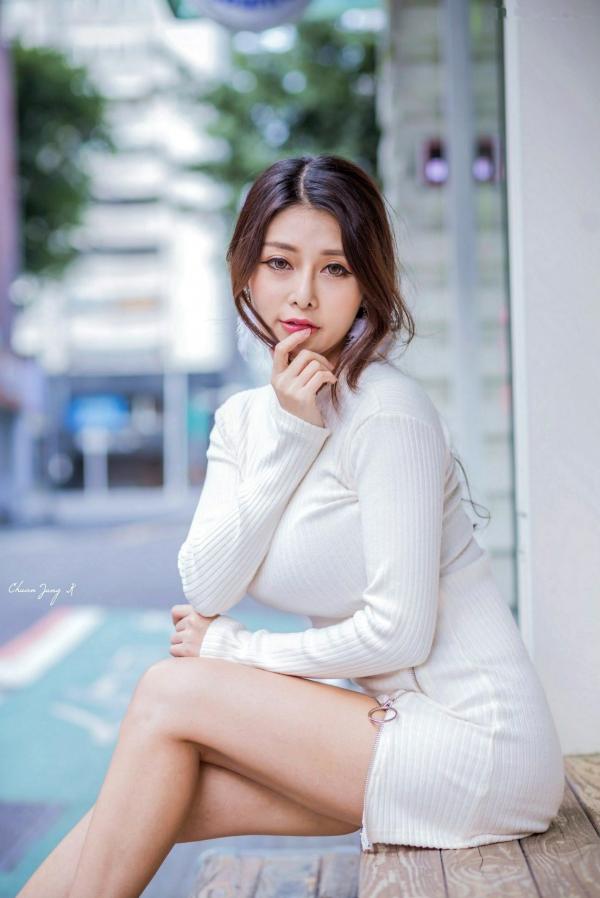 安希希 安希  台湾正妹安希希户外街拍：冬阳晨拍尽显傲人曲线与时尚气质，极致性感写真精选[31P]第8张图片