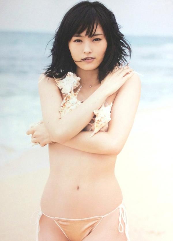 山本彩   PB写真集_山本彩《SY》高清美图：清纯短发、比基尼泳装诱惑，摄影大师LESLIE KEE镜头下的夏日灵动尤物第2张图片