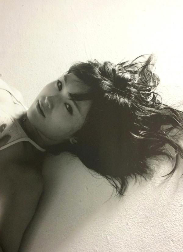 山本彩   PB写真集_山本彩《SY》高清美图：清纯短发、比基尼泳装诱惑，摄影大师LESLIE KEE镜头下的夏日灵动尤物第9张图片