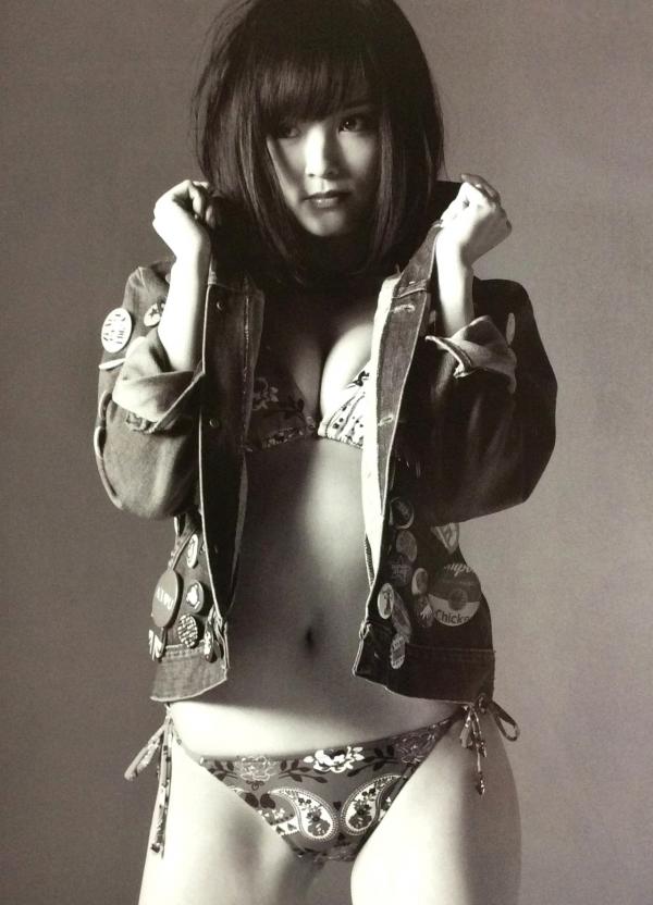 山本彩   PB写真集_山本彩《SY》高清美图：清纯短发、比基尼泳装诱惑，摄影大师LESLIE KEE镜头下的夏日灵动尤物第28张图片