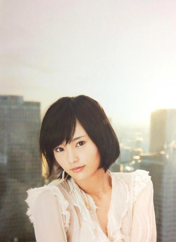 山本彩   PB写真集_山本彩《SY》高清美图：清纯短发、比基尼泳装诱惑，摄影大师LESLIE KEE镜头下的夏日灵动尤物第42张图片