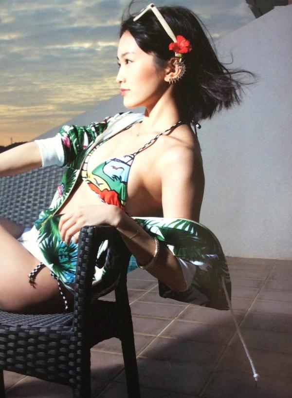 山本彩   PB写真集_山本彩《SY》高清美图：清纯短发、比基尼泳装诱惑，摄影大师LESLIE KEE镜头下的夏日灵动尤物第62张图片