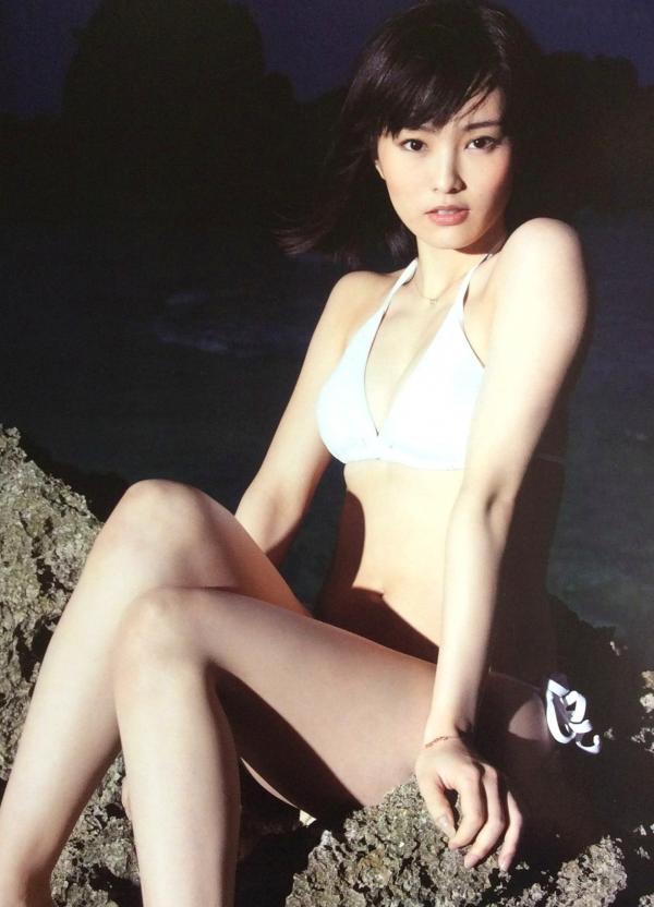 山本彩   PB写真集_山本彩《SY》高清美图：清纯短发、比基尼泳装诱惑，摄影大师LESLIE KEE镜头下的夏日灵动尤物第69张图片