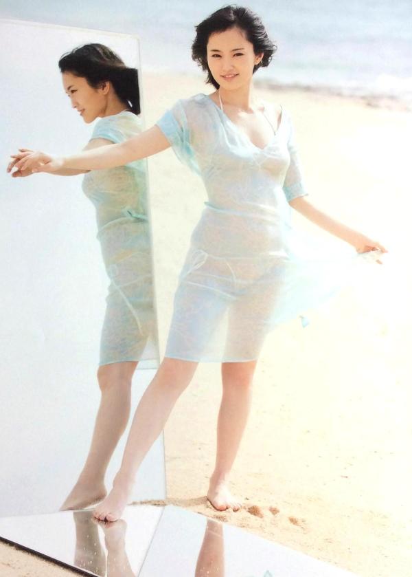 山本彩   PB写真集_山本彩《SY》高清美图：清纯短发、比基尼泳装诱惑，摄影大师LESLIE KEE镜头下的夏日灵动尤物第78张图片