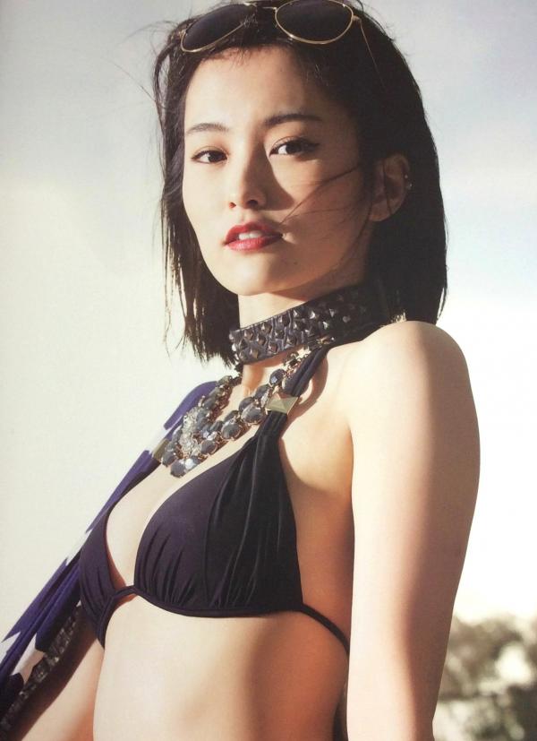 山本彩   PB写真集_山本彩《SY》高清美图：清纯短发、比基尼泳装诱惑，摄影大师LESLIE KEE镜头下的夏日灵动尤物第87张图片