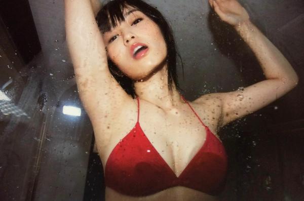 山本彩   PB写真集_山本彩《SY》高清美图：清纯短发、比基尼泳装诱惑，摄影大师LESLIE KEE镜头下的夏日灵动尤物第107张图片