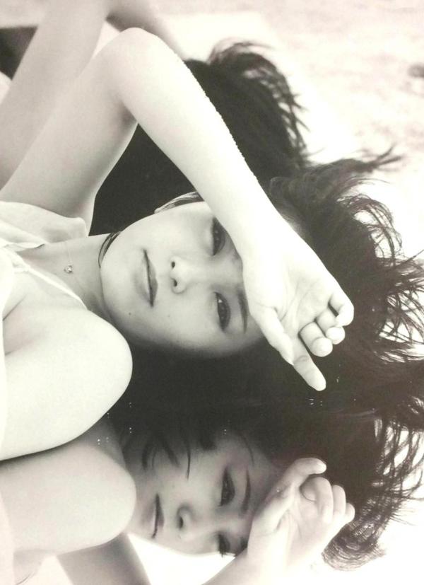 山本彩   PB写真集_山本彩《SY》高清美图：清纯短发、比基尼泳装诱惑，摄影大师LESLIE KEE镜头下的夏日灵动尤物第111张图片