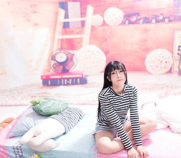 喬喬兒 乔乔儿  台湾正妹乔乔儿写真《琴棚电玩少女DVA》：角色扮演游戏风格与慵懒居家私房照合集第1张图片
