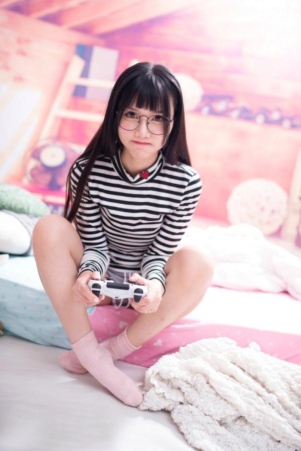 喬喬兒 乔乔儿  台湾正妹乔乔儿写真《琴棚电玩少女DVA》：角色扮演游戏风格与慵懒居家私房照合集第4张图片