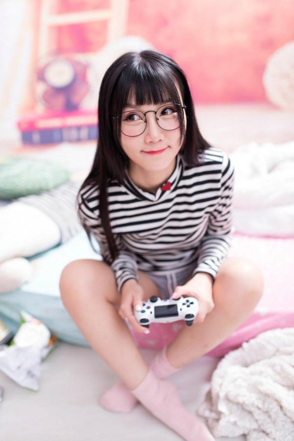喬喬兒 乔乔儿  台湾正妹乔乔儿写真《琴棚电玩少女DVA》：角色扮演游戏风格与慵懒居家私房照合集第5张图片