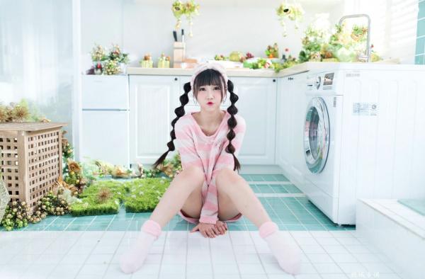 喬喬兒 乔乔儿  台湾正妹喬喬兒圣诞氛围主题写真，一字肩连衣裙装扮可爱麋鹿，甜美治愈清新迷人第24张图片