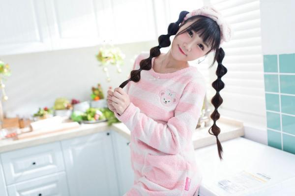 喬喬兒 乔乔儿  台湾正妹喬喬兒圣诞氛围主题写真，一字肩连衣裙装扮可爱麋鹿，甜美治愈清新迷人第28张图片
