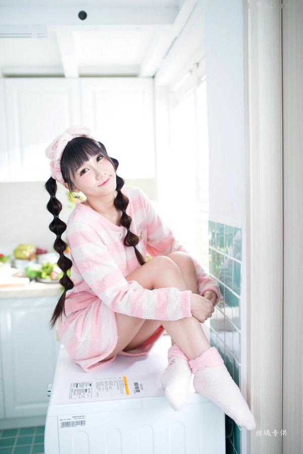 喬喬兒 乔乔儿  台湾正妹喬喬兒圣诞氛围主题写真，一字肩连衣裙装扮可爱麋鹿，甜美治愈清新迷人第29张图片