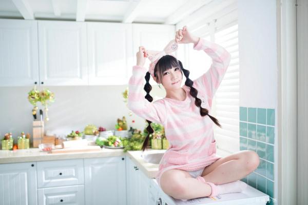 喬喬兒 乔乔儿  台湾正妹喬喬兒圣诞氛围主题写真，一字肩连衣裙装扮可爱麋鹿，甜美治愈清新迷人第30张图片