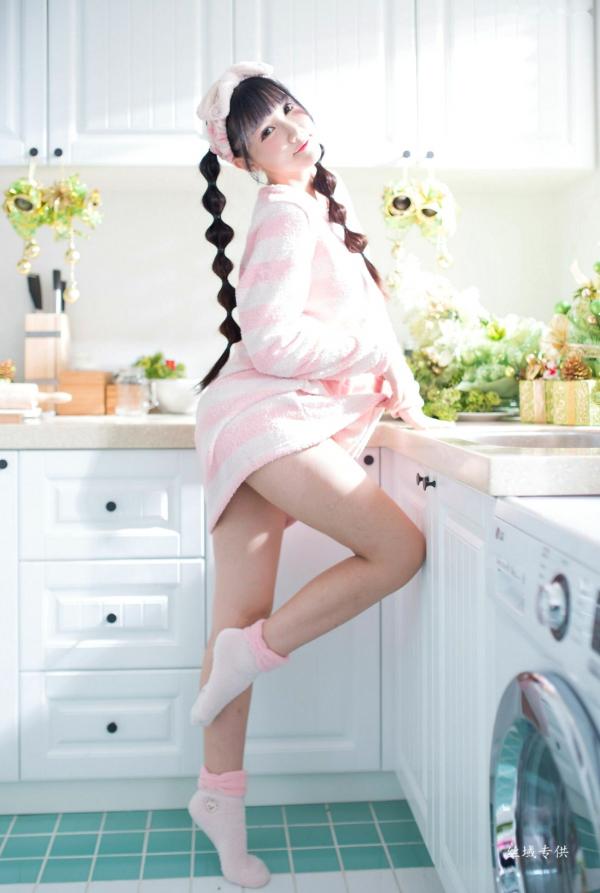 喬喬兒 乔乔儿  台湾正妹喬喬兒圣诞氛围主题写真，一字肩连衣裙装扮可爱麋鹿，甜美治愈清新迷人第36张图片