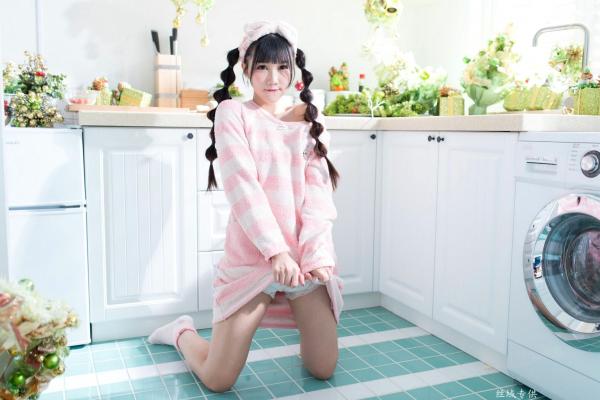 喬喬兒 乔乔儿  台湾正妹喬喬兒圣诞氛围主题写真，一字肩连衣裙装扮可爱麋鹿，甜美治愈清新迷人第41张图片