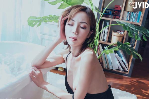 卓文萱 卓文萱  JVID-Genie精灵-唯美艺术写真-全裸监督首发-极致白嫩身材-绝美挑逗视觉盛宴第6张图片