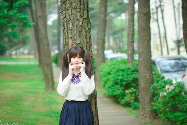 ベッキー   台湾正妹Becky中央大学户外写真，清纯校服与甜美女仆装角色扮演 [92P]第4张图片