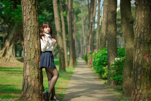 ベッキー   台湾正妹Becky中央大学户外写真，清纯校服与甜美女仆装角色扮演 [92P]第8张图片