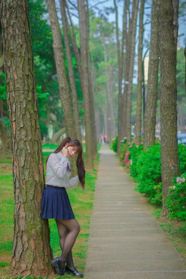 ベッキー   台湾正妹Becky中央大学户外写真，清纯校服与甜美女仆装角色扮演 [92P]第9张图片