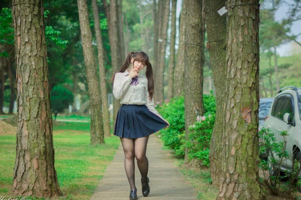 ベッキー   台湾正妹Becky中央大学户外写真，清纯校服与甜美女仆装角色扮演 [92P]第11张图片