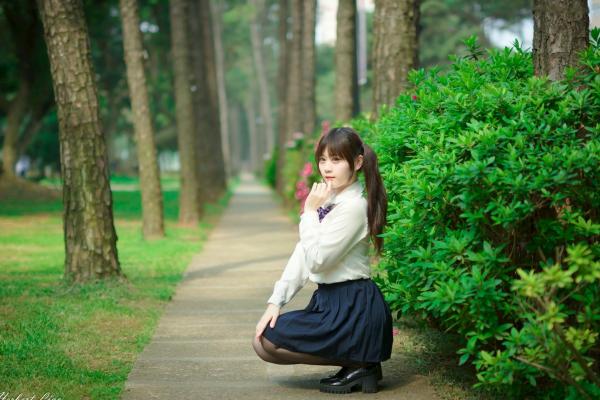 ベッキー   台湾正妹Becky中央大学户外写真，清纯校服与甜美女仆装角色扮演 [92P]第13张图片