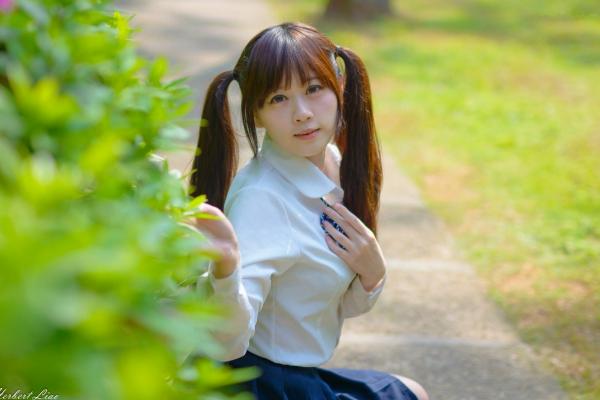 ベッキー   台湾正妹Becky中央大学户外写真，清纯校服与甜美女仆装角色扮演 [92P]第17张图片
